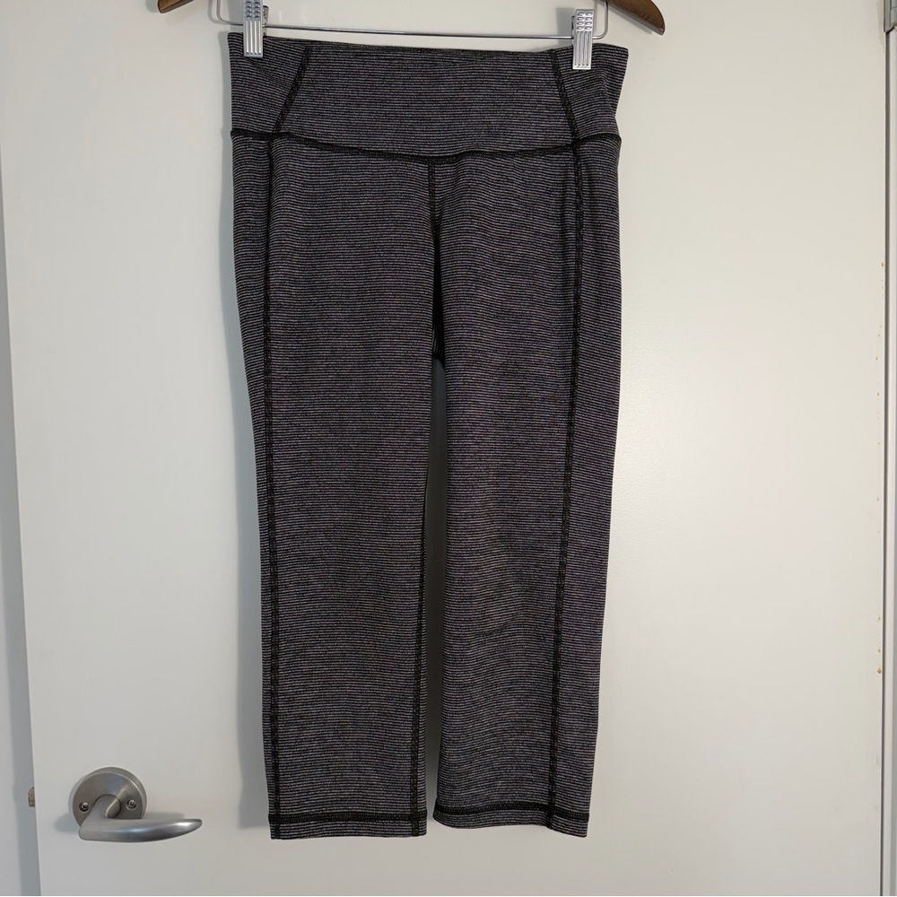 Old Navy Gray Cropped Leggings tights